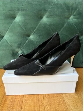 Manolo Blahnik Morcou 70 Black Suede Leather Bow Pumps Size 41.5